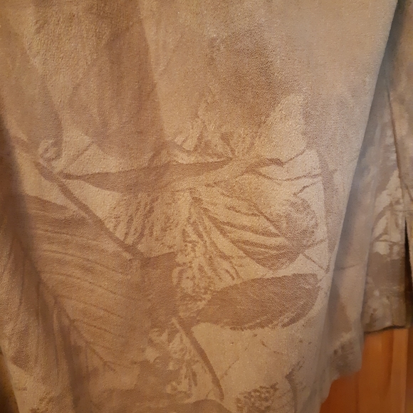 Faux suede pattern button down blouse - Picture 2 of 3